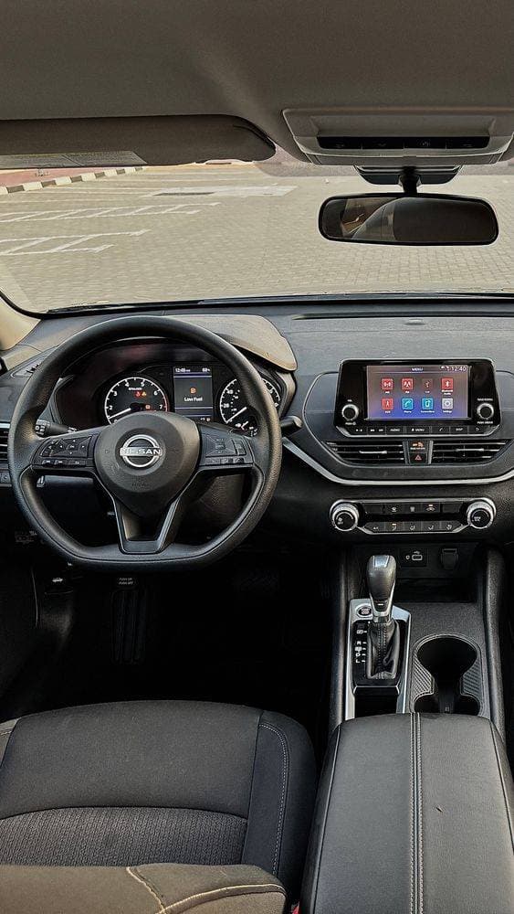 2024 Nissan Altima thumbnail 4