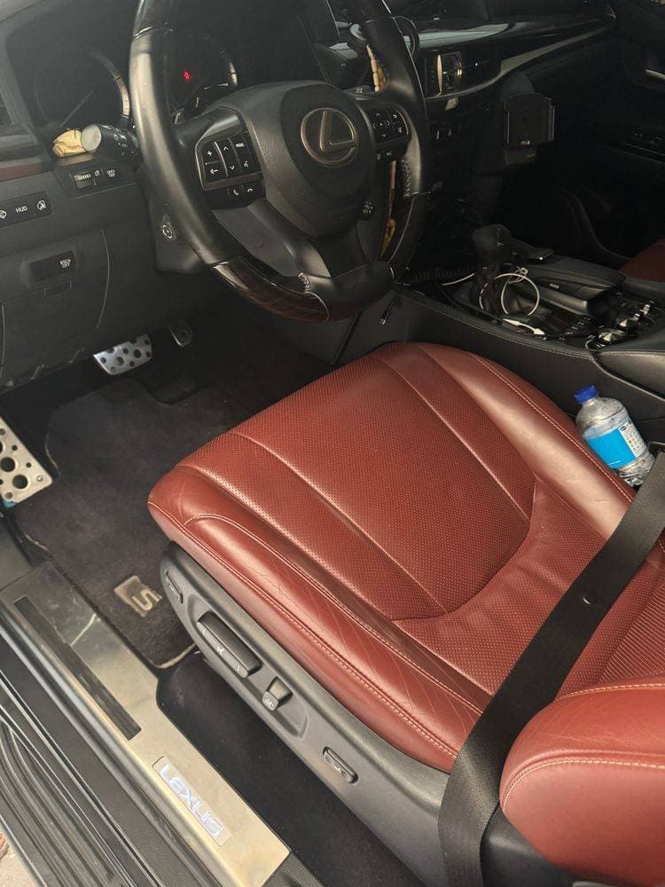 2018 Lexus LX 570 thumbnail 5