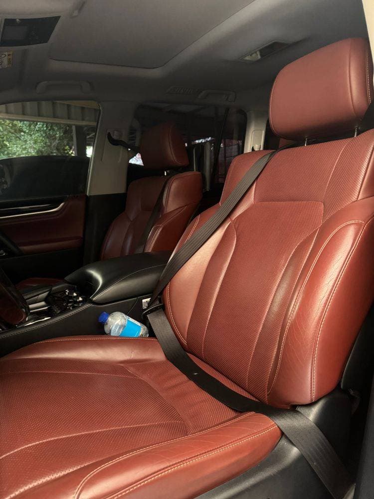 2018 Lexus LX 570 thumbnail 3