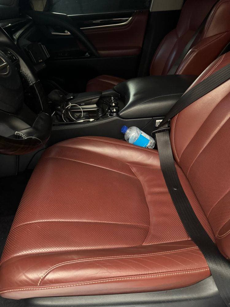 2018 Lexus LX 570 thumbnail 4