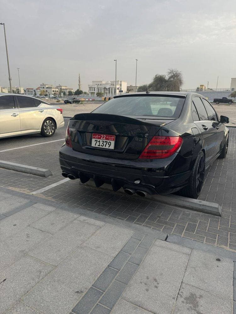 2010 Mercedes-Benz C-Class thumbnail 3