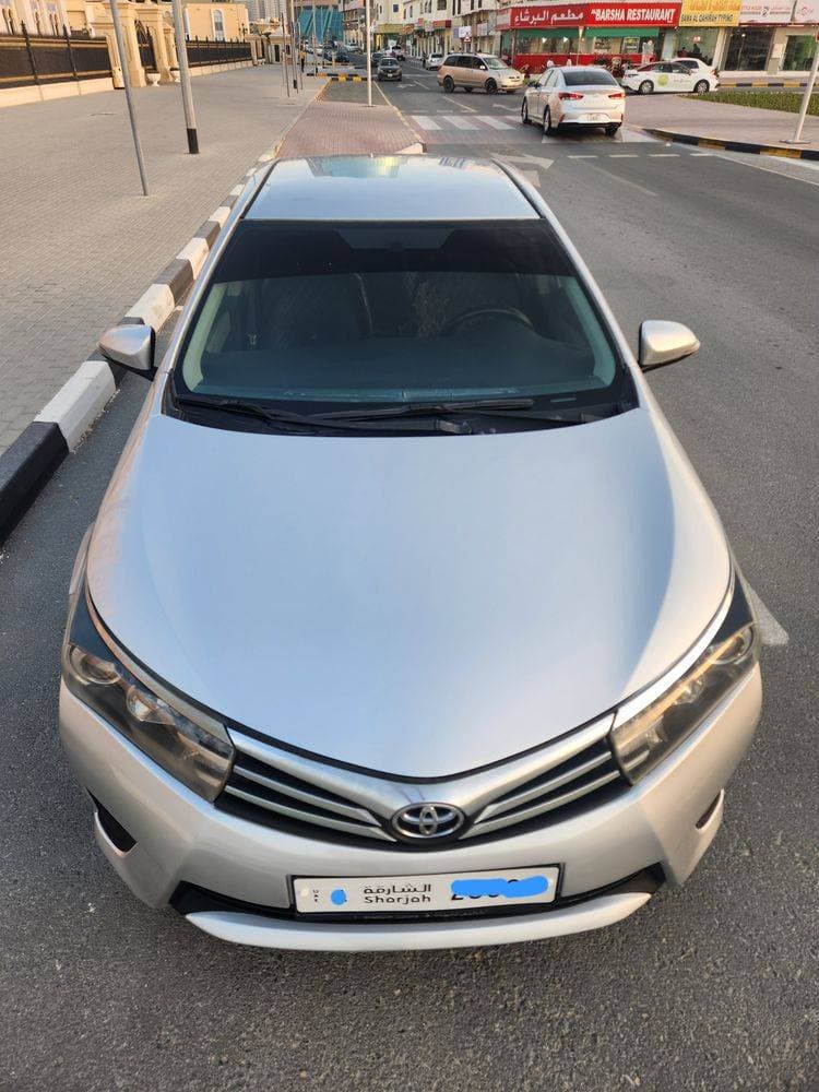 2014 Toyota Corolla thumbnail 2