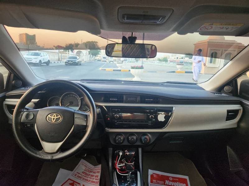 2014 Toyota Corolla thumbnail 5