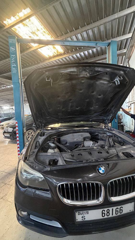 2016 BMW 5 Series thumbnail 2