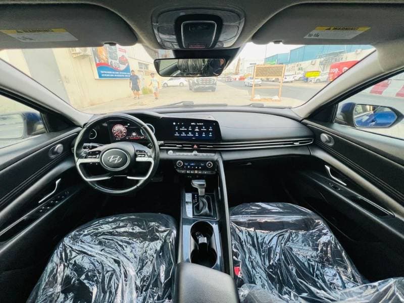 2023 Hyundai Elantra thumbnail 5