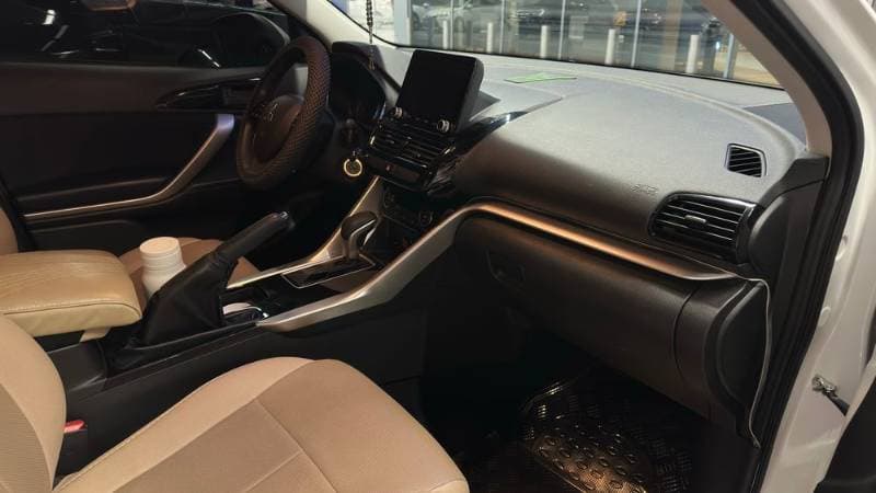 2024 Mitsubishi Eclipse Cross thumbnail 4