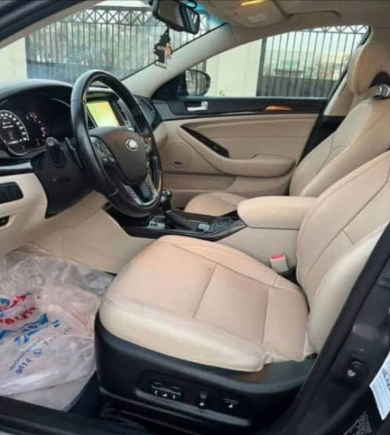 2015 Kia Cadenza thumbnail 2