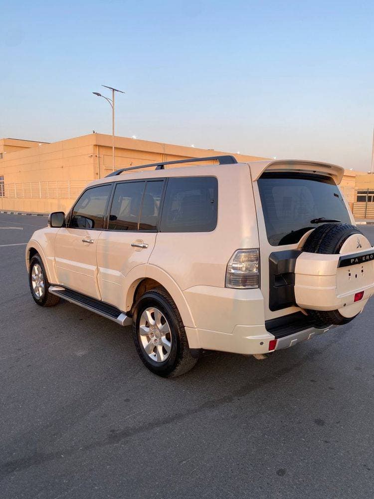 2014 Mitsubishi 4th Generation Pajero thumbnail 2
