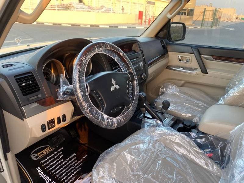 2014 Mitsubishi 4th Generation Pajero thumbnail 5