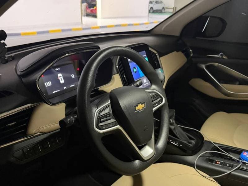 2025 Chevrolet Captiva thumbnail 3