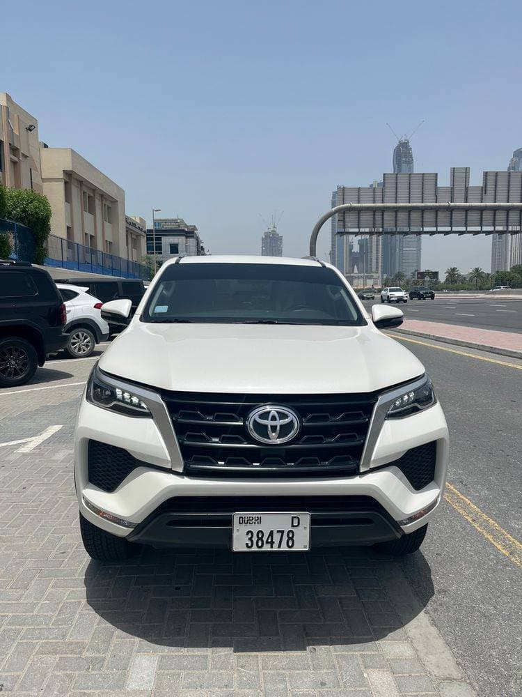 2022 Toyota Fortuner thumbnail 3