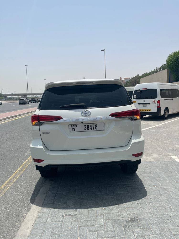 2022 Toyota Fortuner thumbnail 4