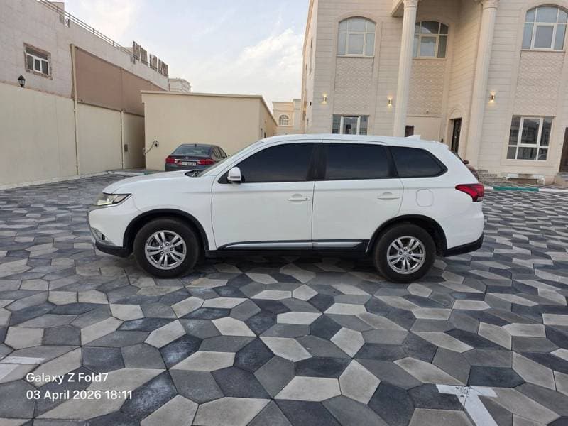 2018 Mitsubishi Outlander thumbnail 2