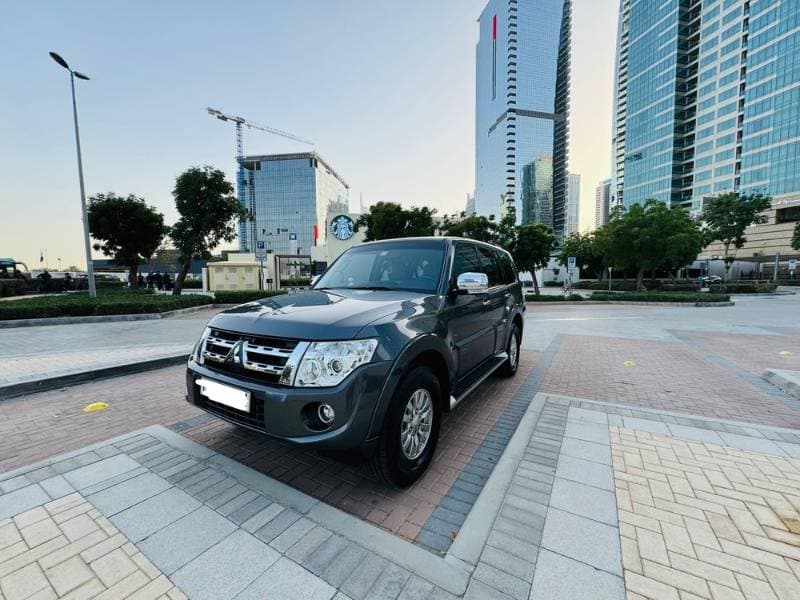 2014 Mitsubishi Pajero thumbnail 2
