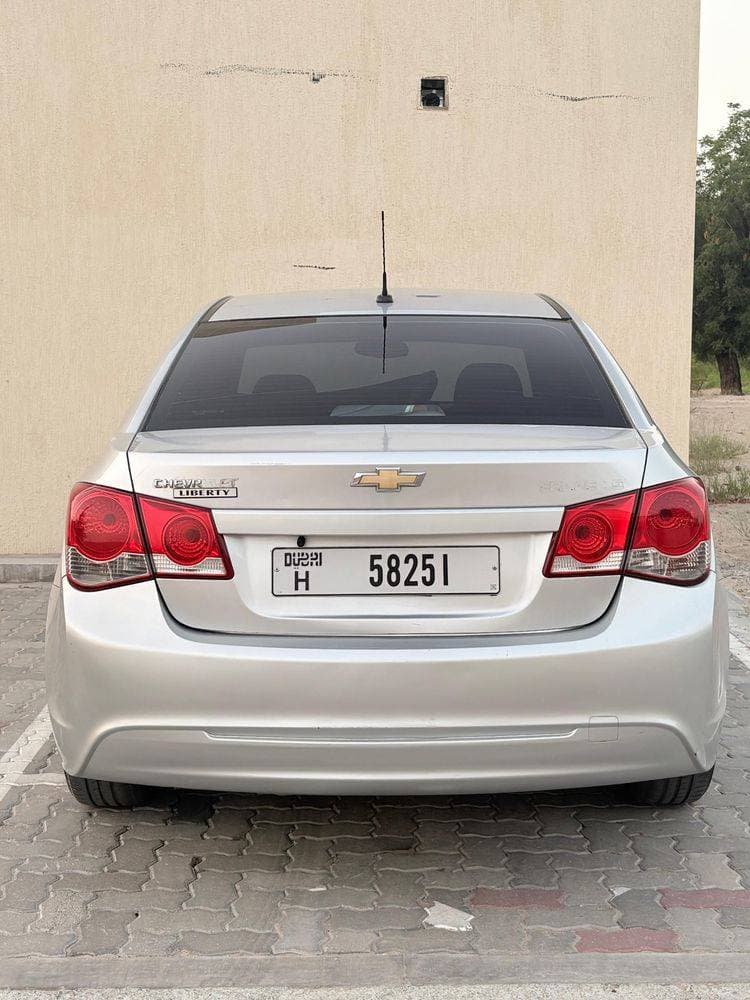 2015 Chevrolet Cruze thumbnail 3