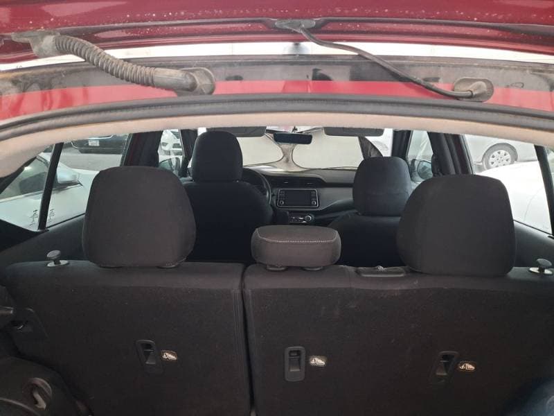 2018 Nissan Kicks thumbnail 2