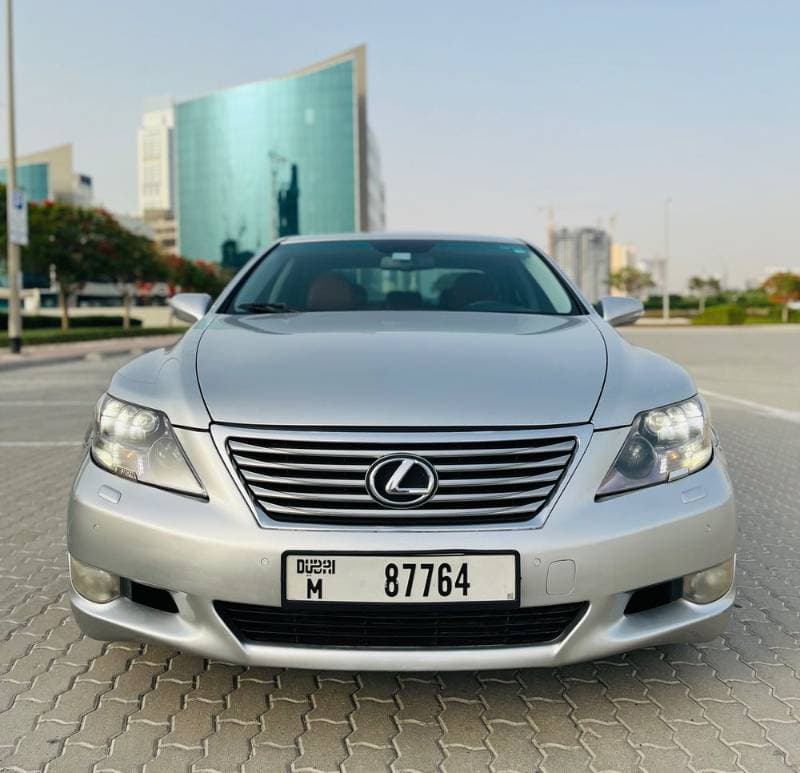 2011 Lexus LS thumbnail 3