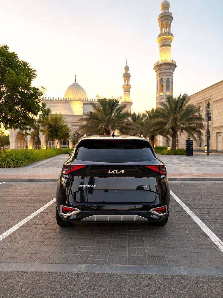 2025 Kia Sportage thumbnail 2