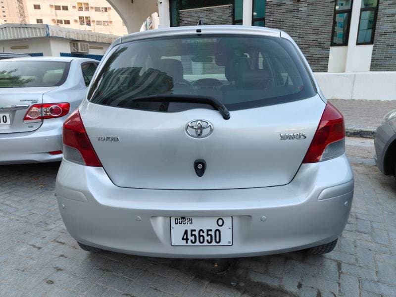 2011 Toyota Yaris thumbnail 5
