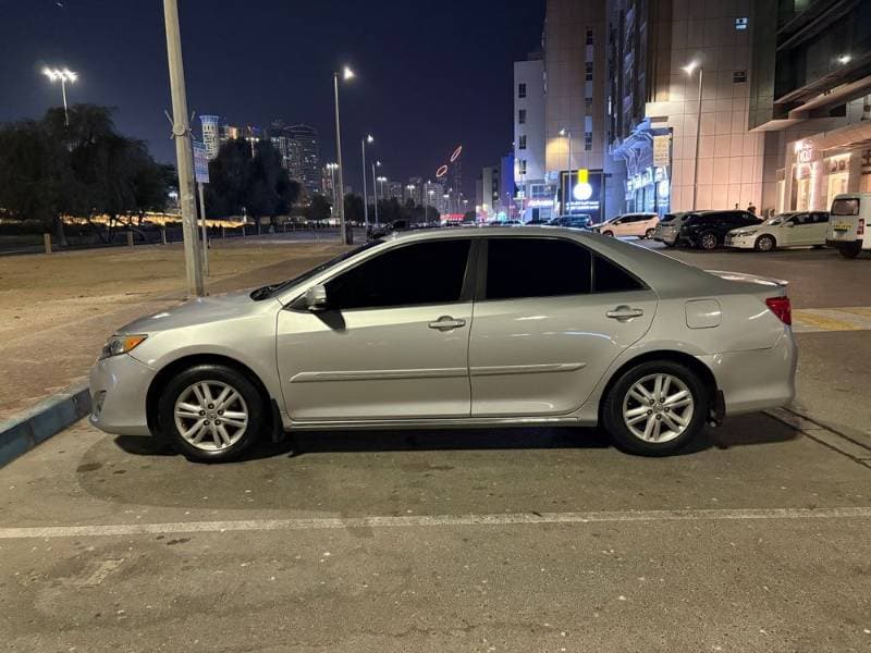 2013 Toyota Camry thumbnail 5