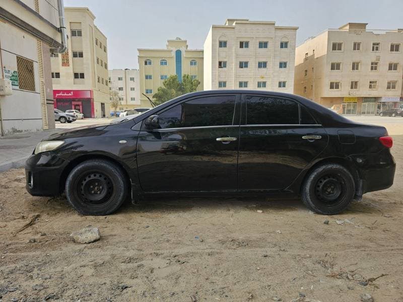 2013 Toyota Corolla thumbnail 5
