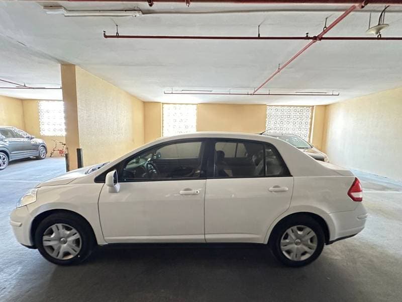 2012 Nissan Tiida thumbnail 4
