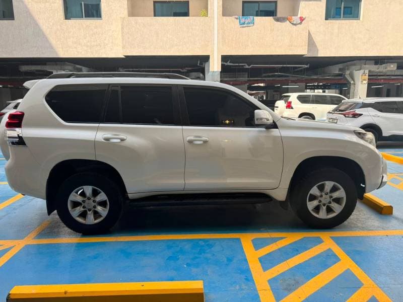 2012 Toyota Land Cruiser thumbnail 3