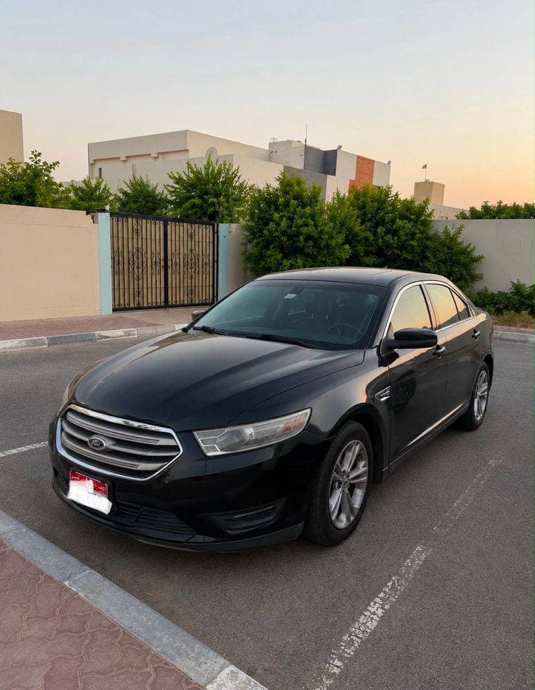 2014 Ford Taurus thumbnail 2