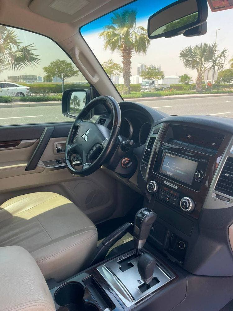 2020 Mitsubishi Pajero thumbnail 3