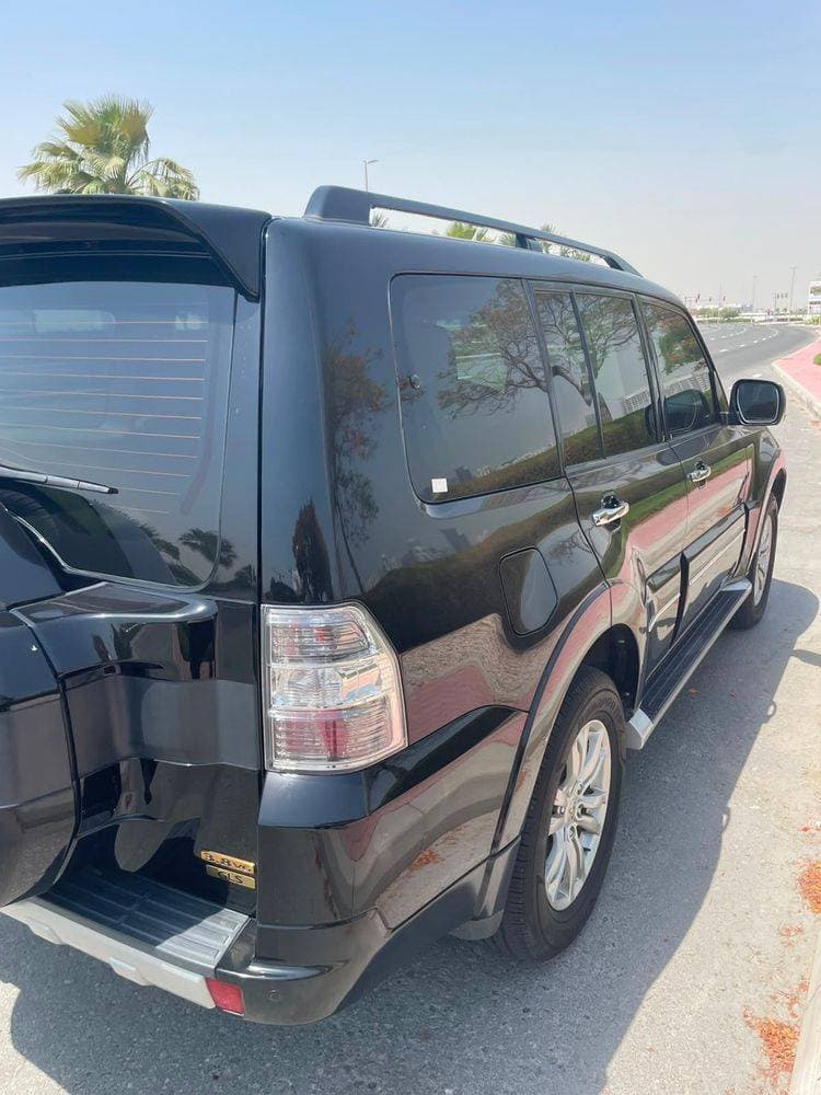 2020 Mitsubishi Pajero thumbnail 4