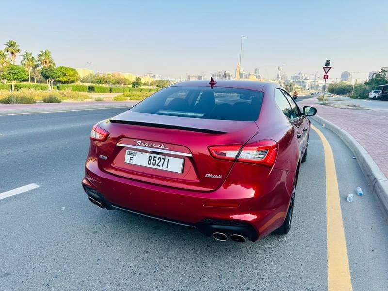2018 Maserati Ghibli thumbnail 2