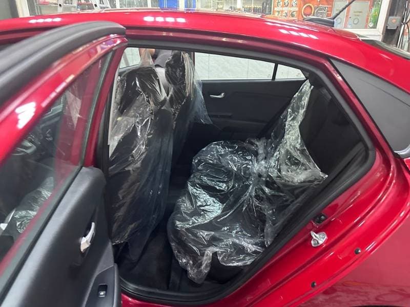 2020 Kia Rio thumbnail 3