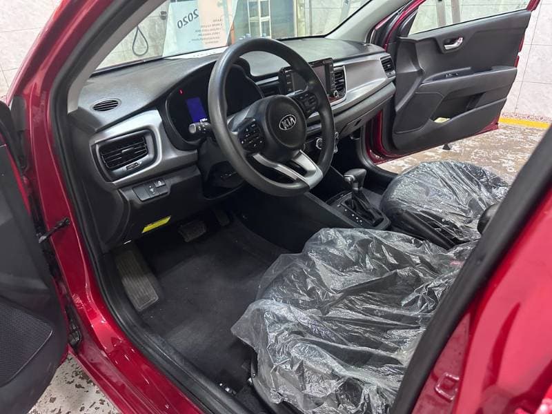 2020 Kia Rio thumbnail 4