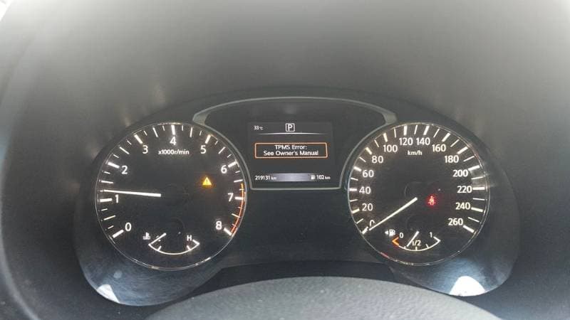 2017 Nissan Altima thumbnail 3