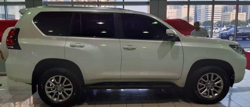 2019 Toyota Land Cruiser Prado thumbnail 3