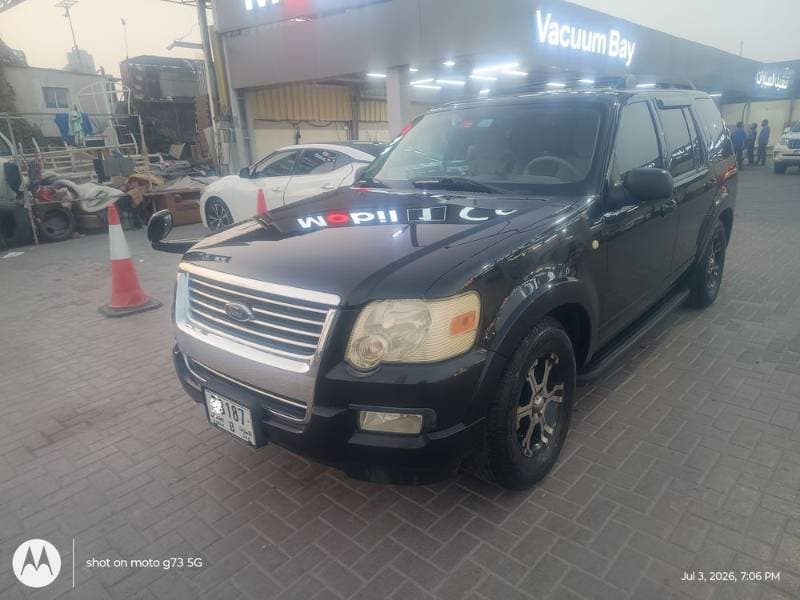 2010 Ford Explorer thumbnail 4