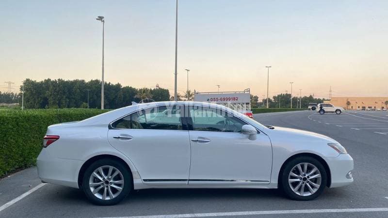 2011 Lexus ES 350 thumbnail 4