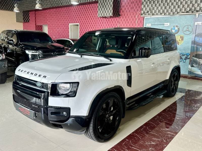 2023 Land Rover Defender thumbnail 3