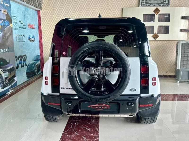 2023 Land Rover Defender thumbnail 9