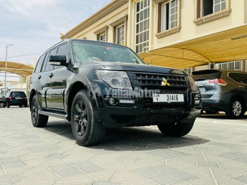 2015 Mitsubishi Pajero thumbnail 2