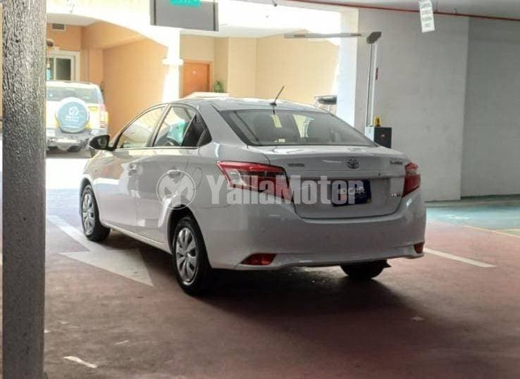 2017 Toyota Yaris thumbnail 2