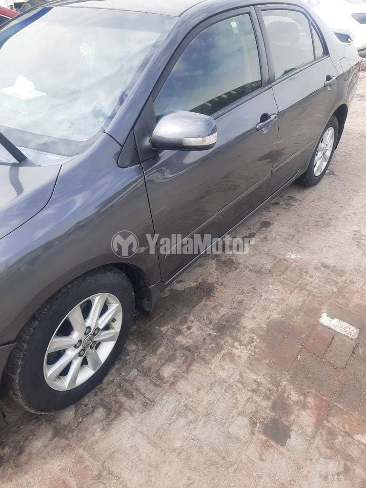 2010 Toyota Corolla thumbnail 3