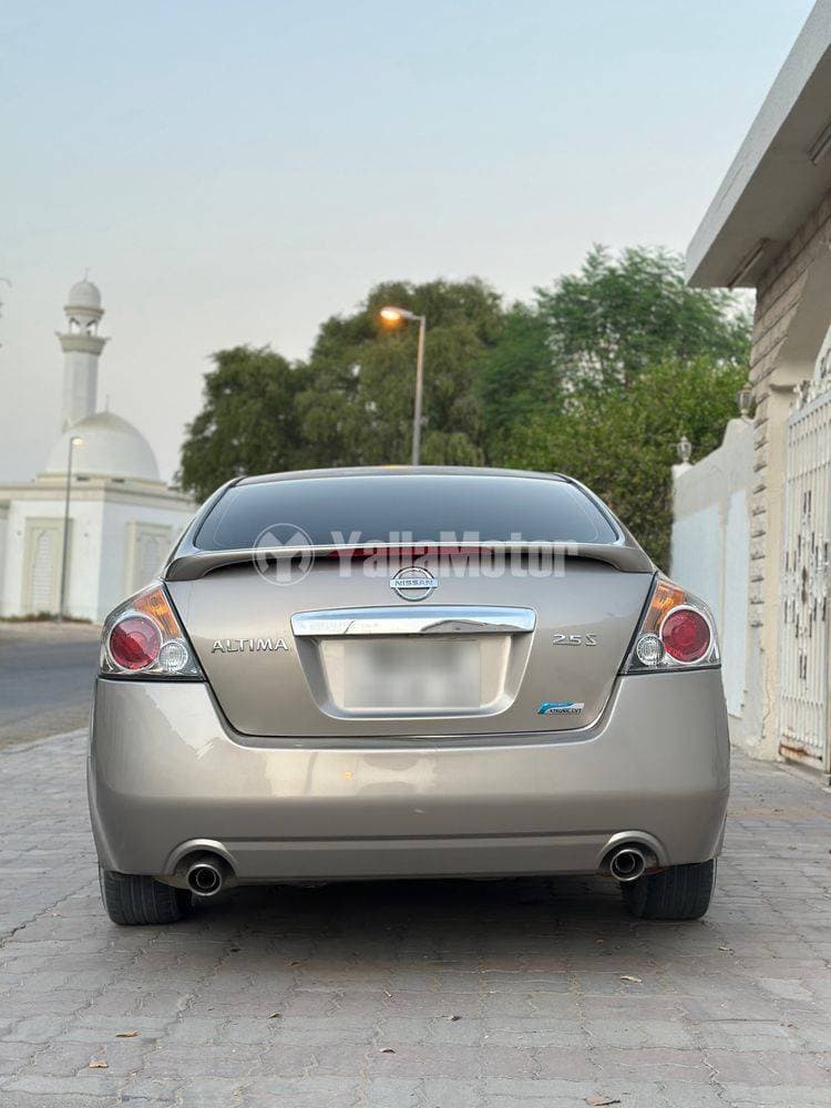 2012 Nissan Altima thumbnail 2