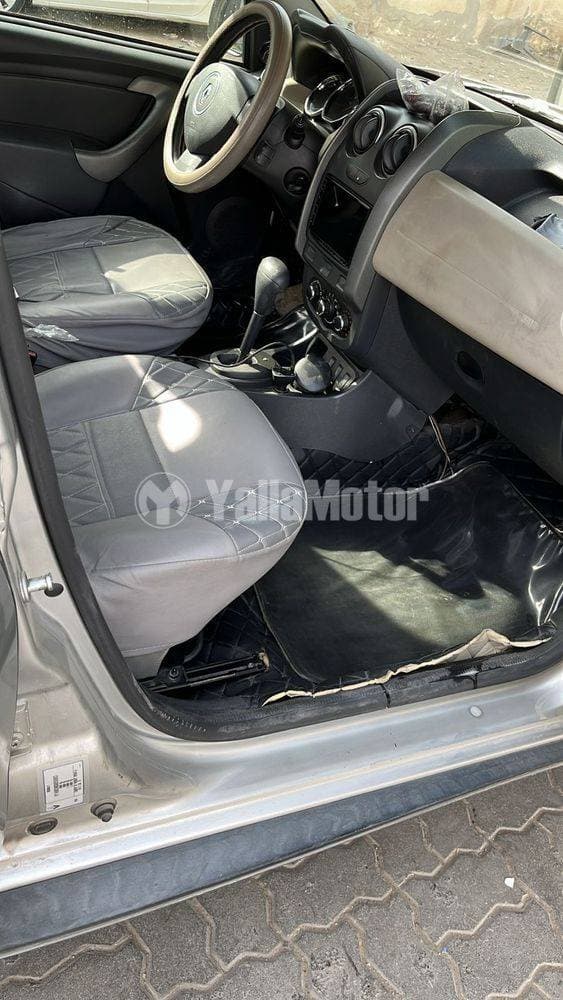 2016 Renault Duster thumbnail 4
