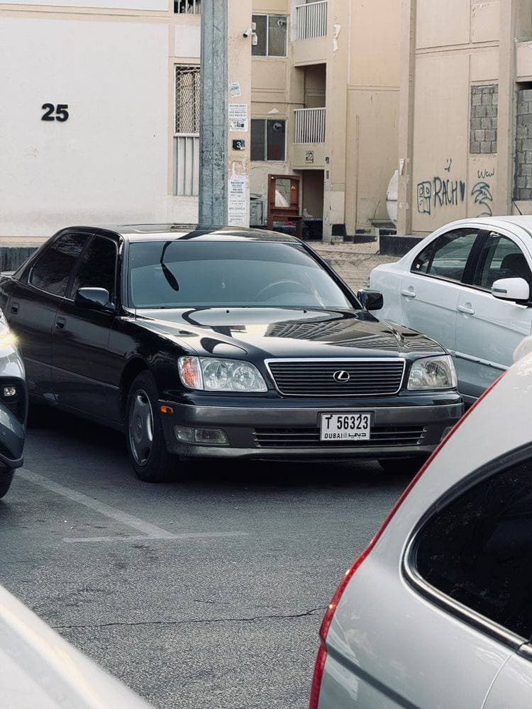 1999 Lexus LS 400 thumbnail 2