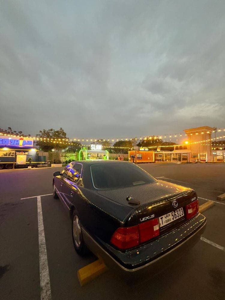 1999 Lexus LS 400 thumbnail 3