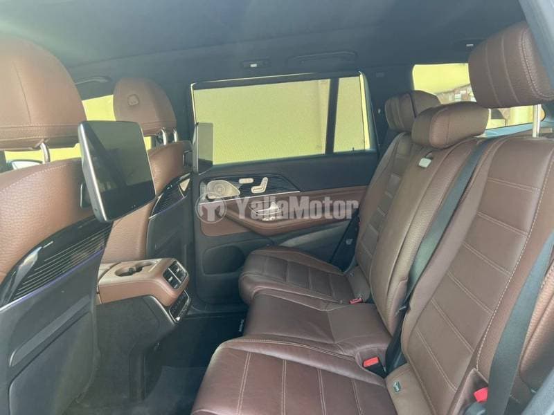 2024 Mercedes-Benz GLS thumbnail 2