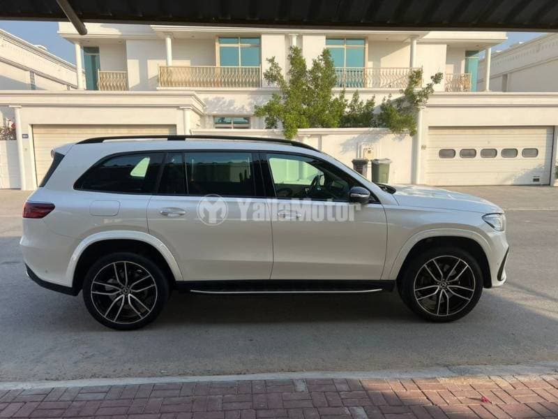 2024 Mercedes-Benz GLS thumbnail 4