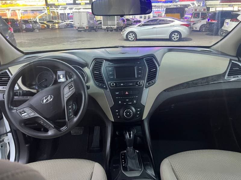 2018 Hyundai Santa Fe thumbnail 4