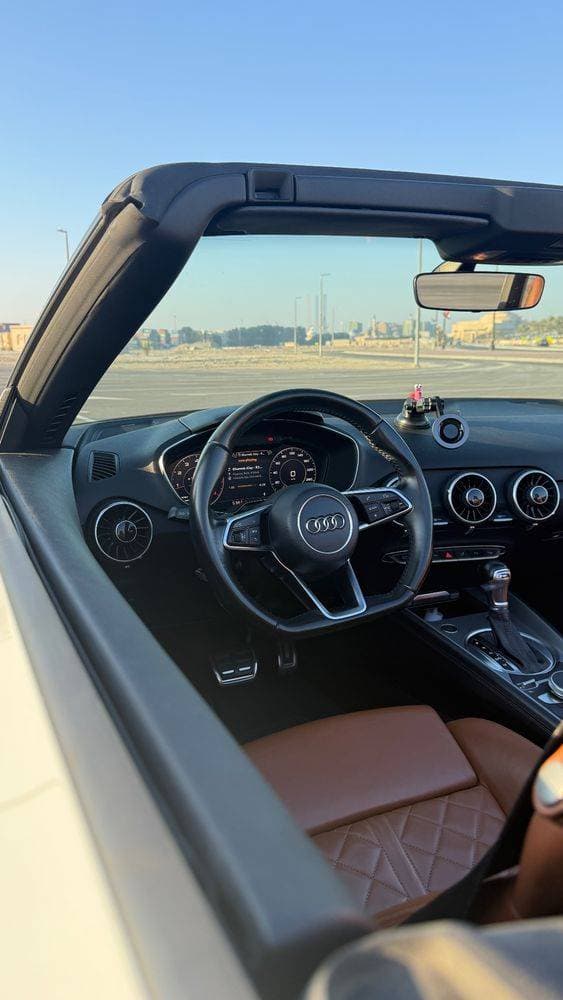 2016 Audi TT Roadster thumbnail 4